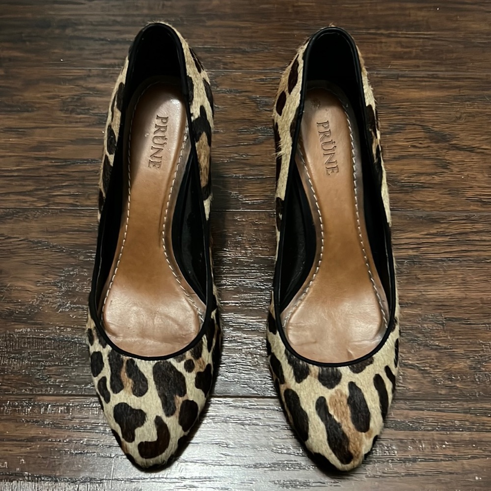 Beautiful like new heels leopard print